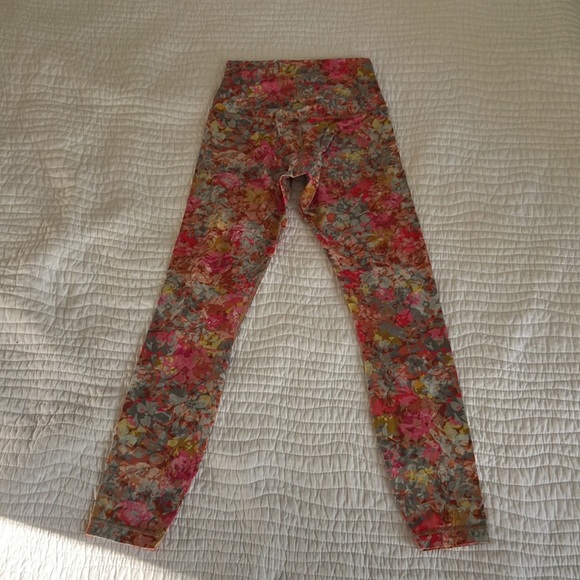 Floral lululemon Align High Rise Pant 25” - Picture 3 of 5